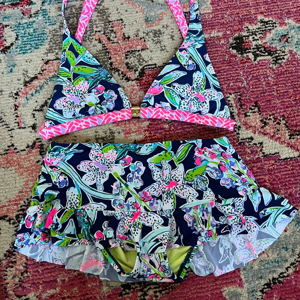 Lilly Pulitzer bikini. Skort bottom size 0 top size 4